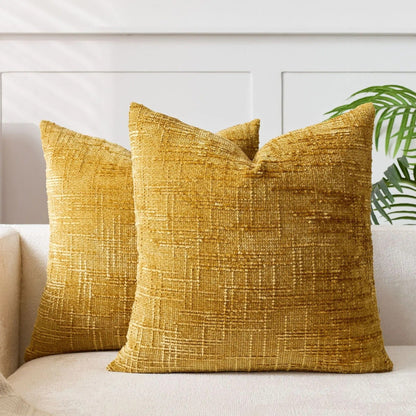 Housse de coussin 60x60 Tissage Naturel moutarde sur canapé blanc